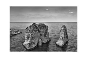 Pigeon Rock (Taubenfelsen) an der Corniche, Beirut, Libanon, Oktober 2023