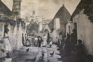 Historische Fotografie, Alberobello 1920, Apulien, Italien 2024 Historische Fotografie, Alberobello 1920, Apulien, Italien 2024